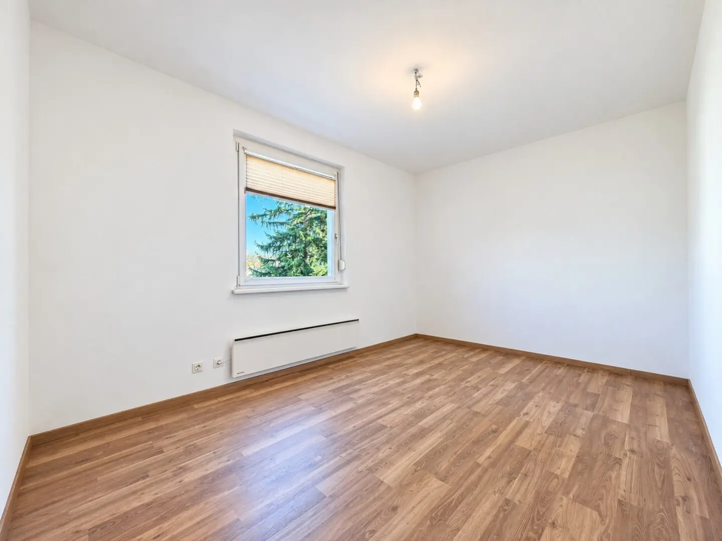 WOHNEN MIT LOGGIA IN BADEN | ca. 60,08 m² NFL | 2 Zimmer | Lift | ca. 11 m² Keller
