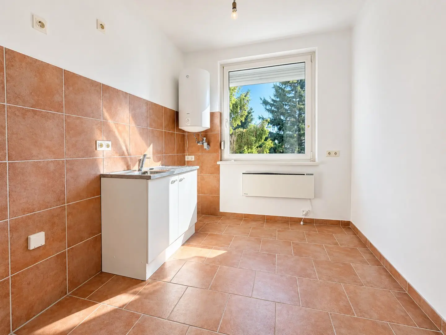 WOHNEN MIT LOGGIA IN BADEN | ca. 60,08 m² NFL | 2 Zimmer | Lift | ca. 11 m² Keller