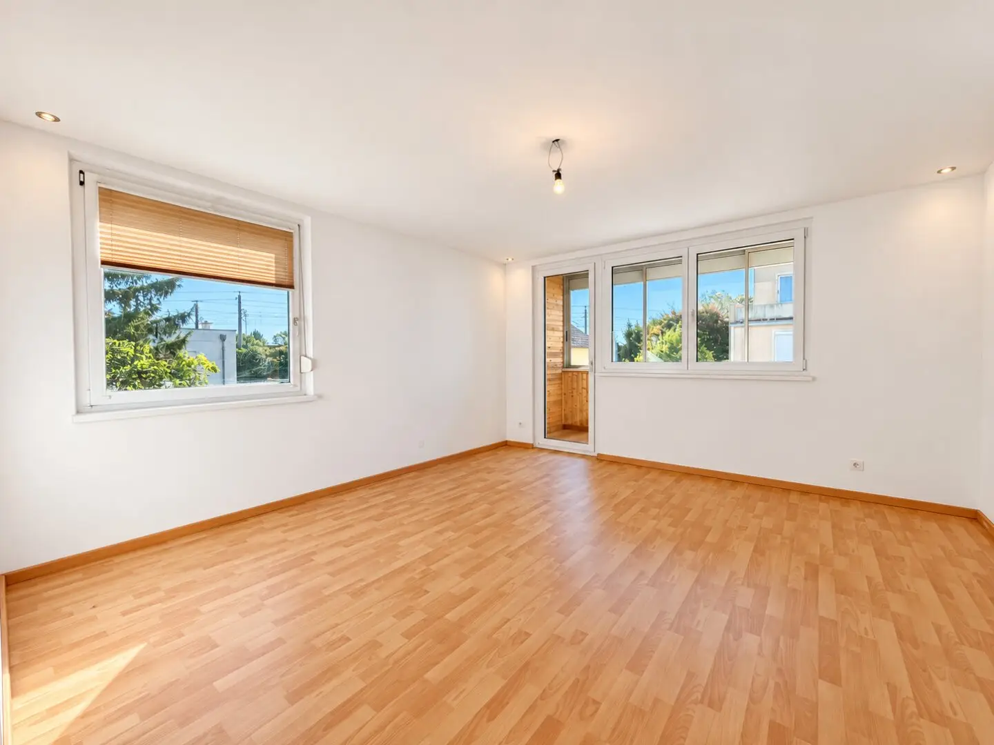 LIVING WITH LOGGIA IN BADEN | approx. 60.08 m² usable area | 2 rooms | Lift | approx. 11 m² cellar
