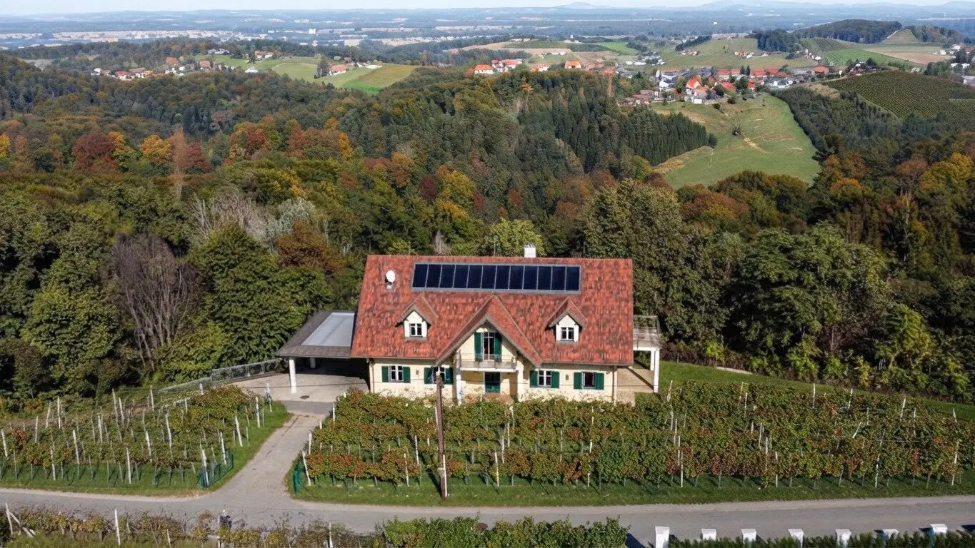 South Styrian Wine Road – Vineyards. Expansive view. Peace. A property to fall in love with.