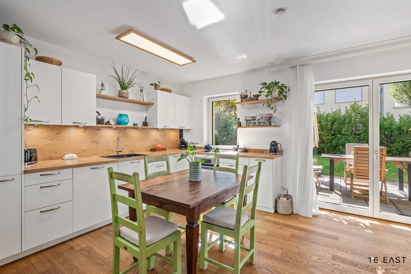 GARDEN DREAM IN DÖBLING | 3 ROOMS, 2 TERRACES &amp; 78 m² PRIVATE GARDEN
