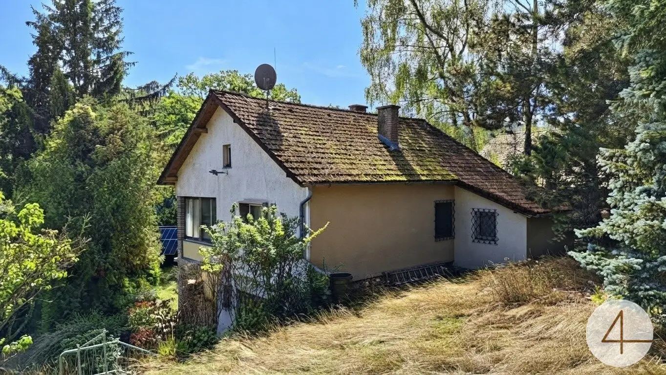 Wohnen im Grünen vor den Toren Wiens – 2.296 m² Bauland mit Altbestand