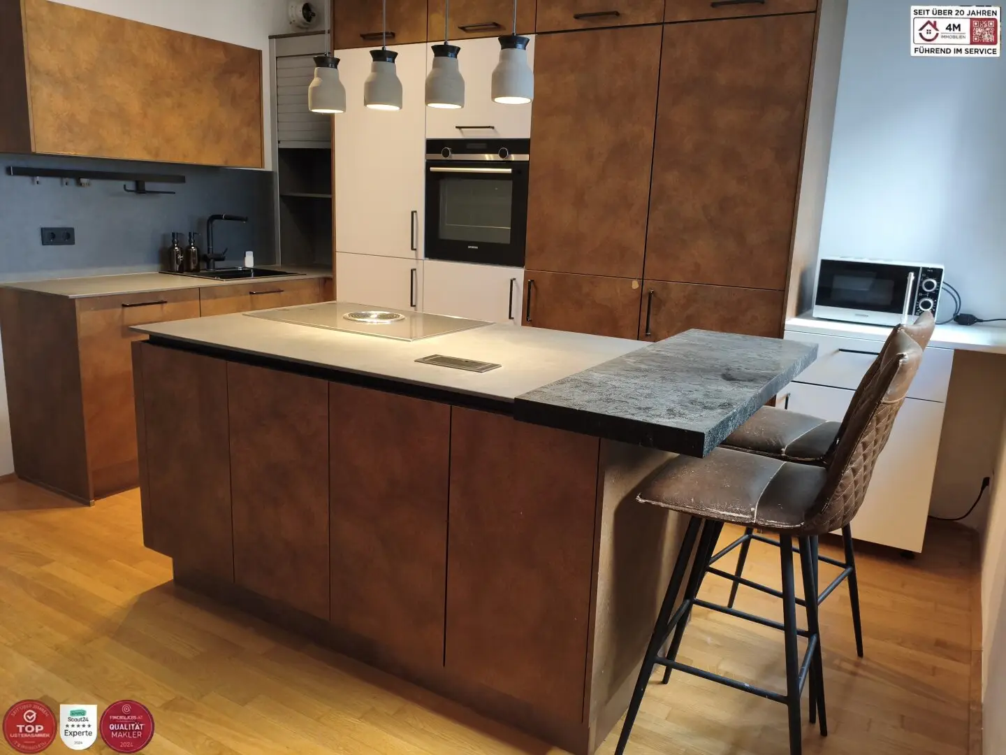 Exquisites Neubau-Juwel im Botschaftsviertel: Moderne 3-Zimmer-Wohnung mit Sicherheitsfeatures, Eigengarten und Wohnküche mit Kochinsel
