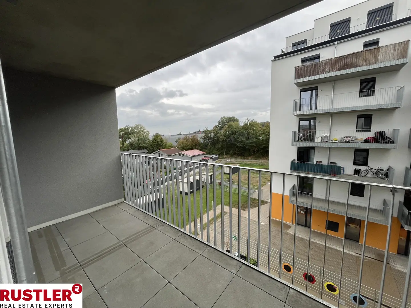 Neuwertige apartment from 2023 with balcony