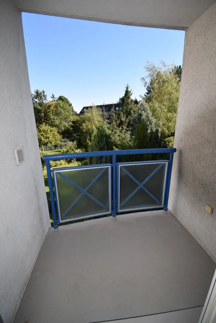 Move-in ready loggia apartment, prime location