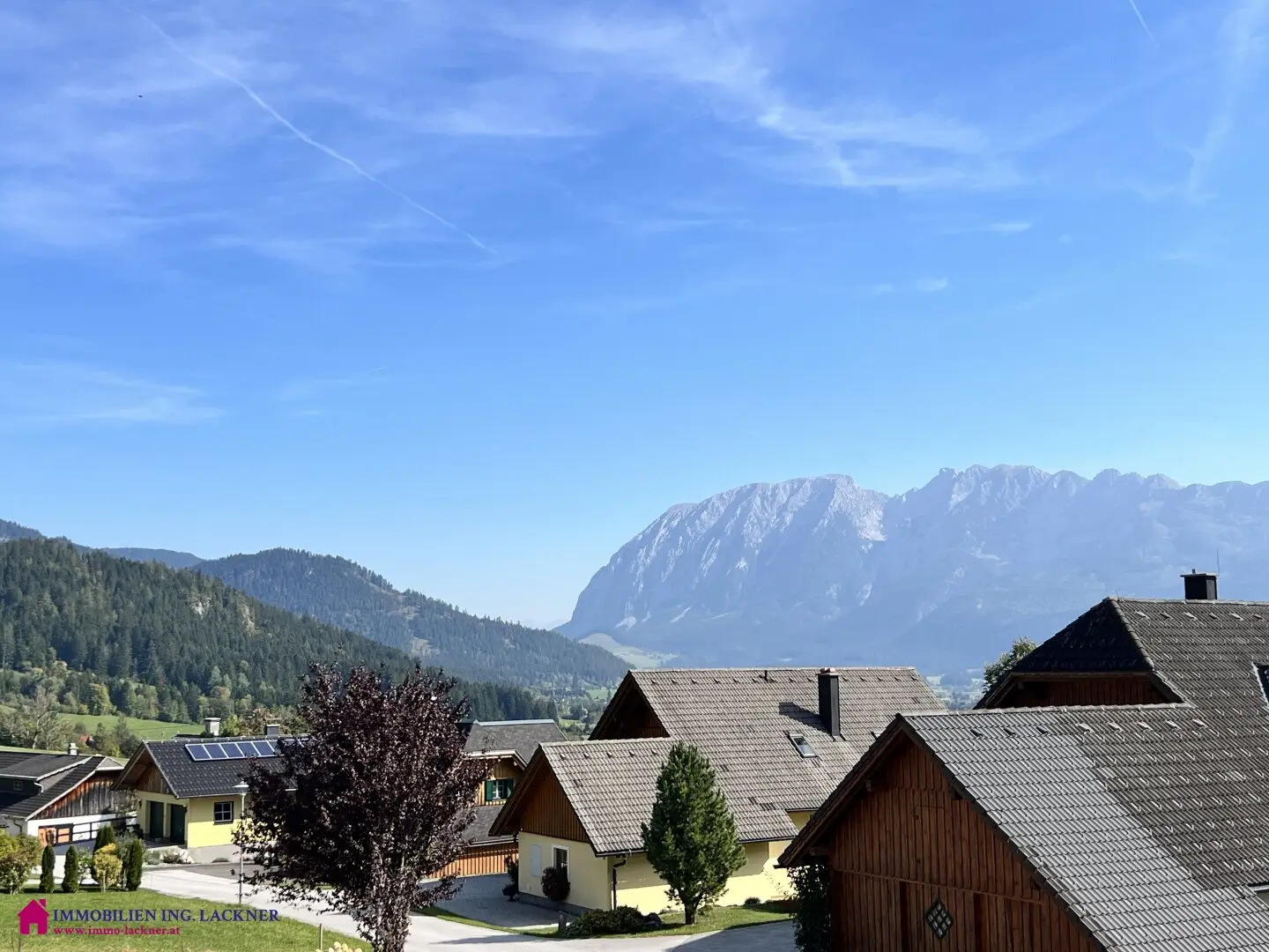 Special residential quality in Bad Mitterndorf – nearly new apartment with beautiful view, south terrace and private garden