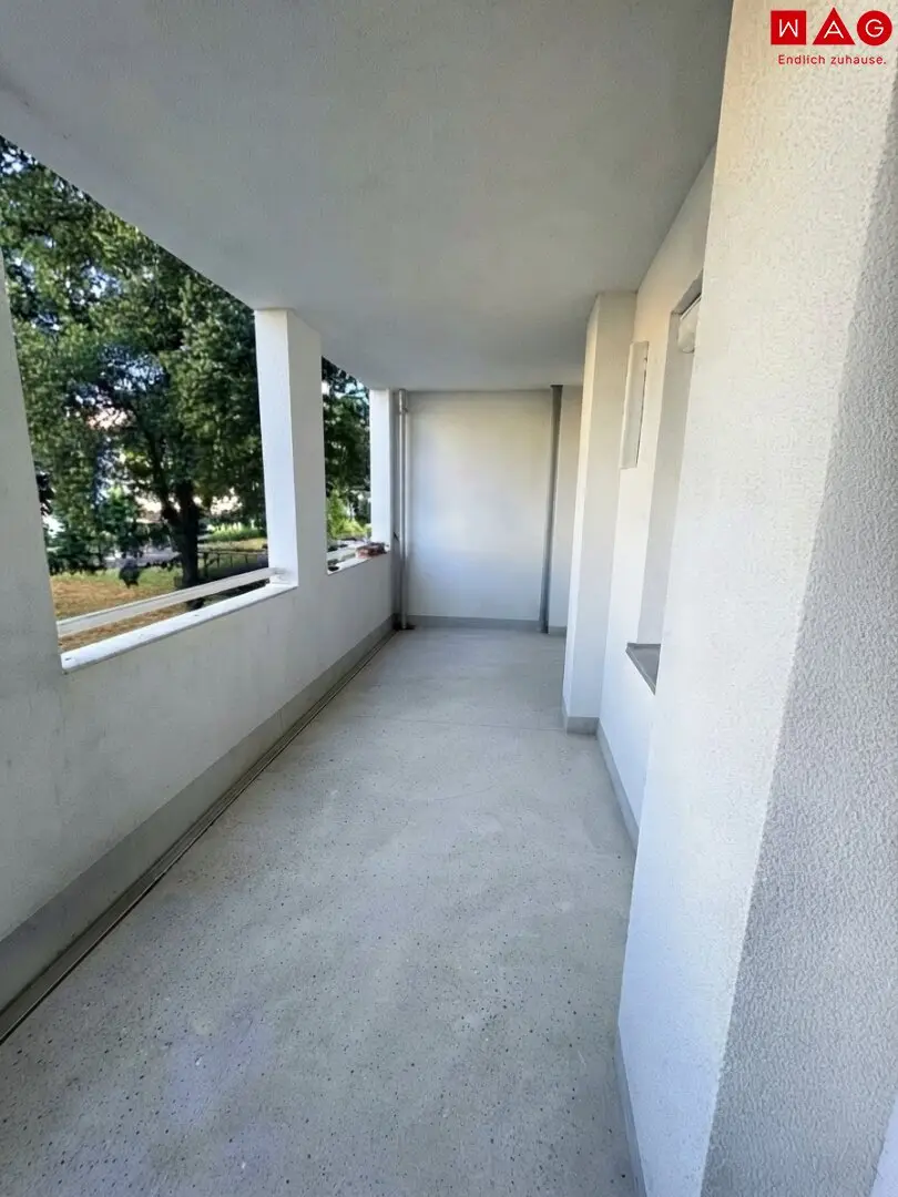 Modern and well laid-out 3-room apartment with the advantage of a luxury balcony and private parking