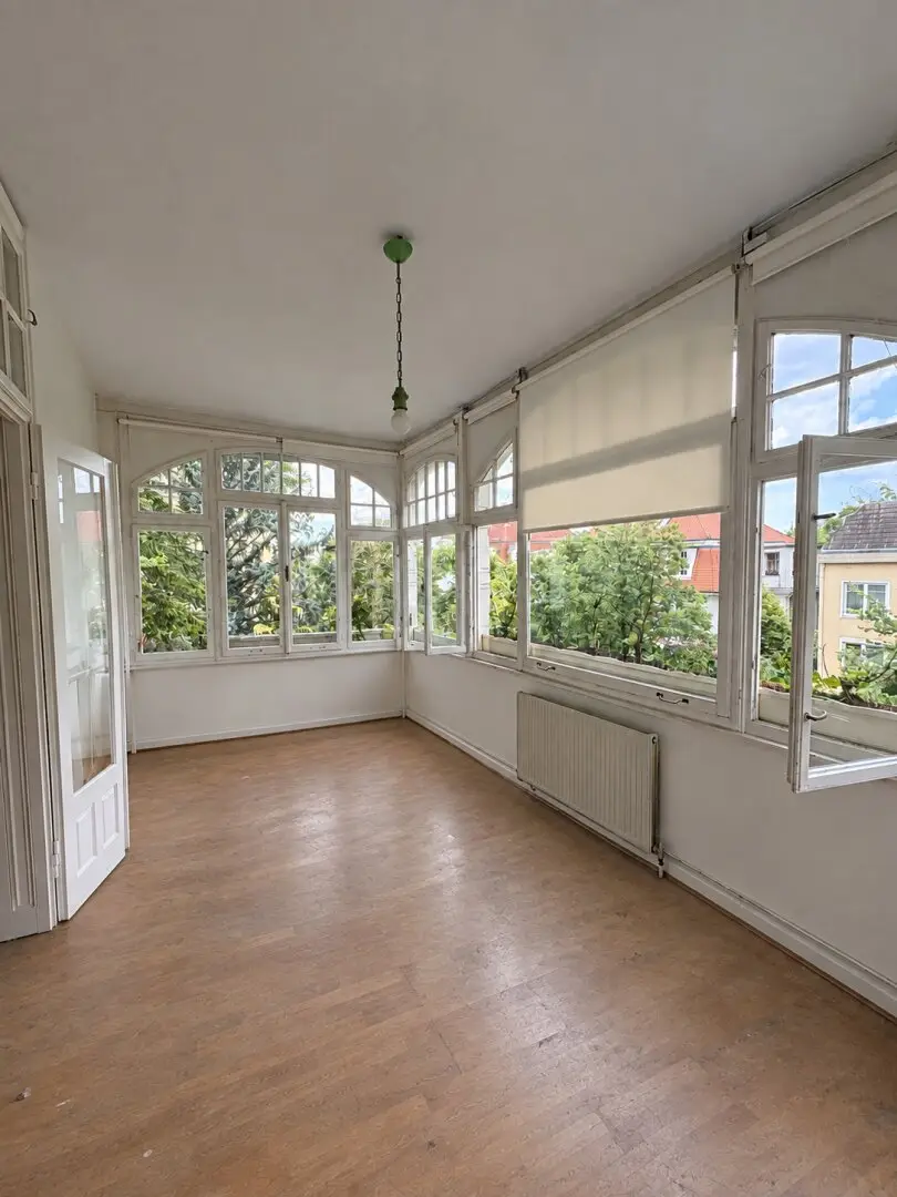Period building dream with 3 rooms and approx. 130 m²