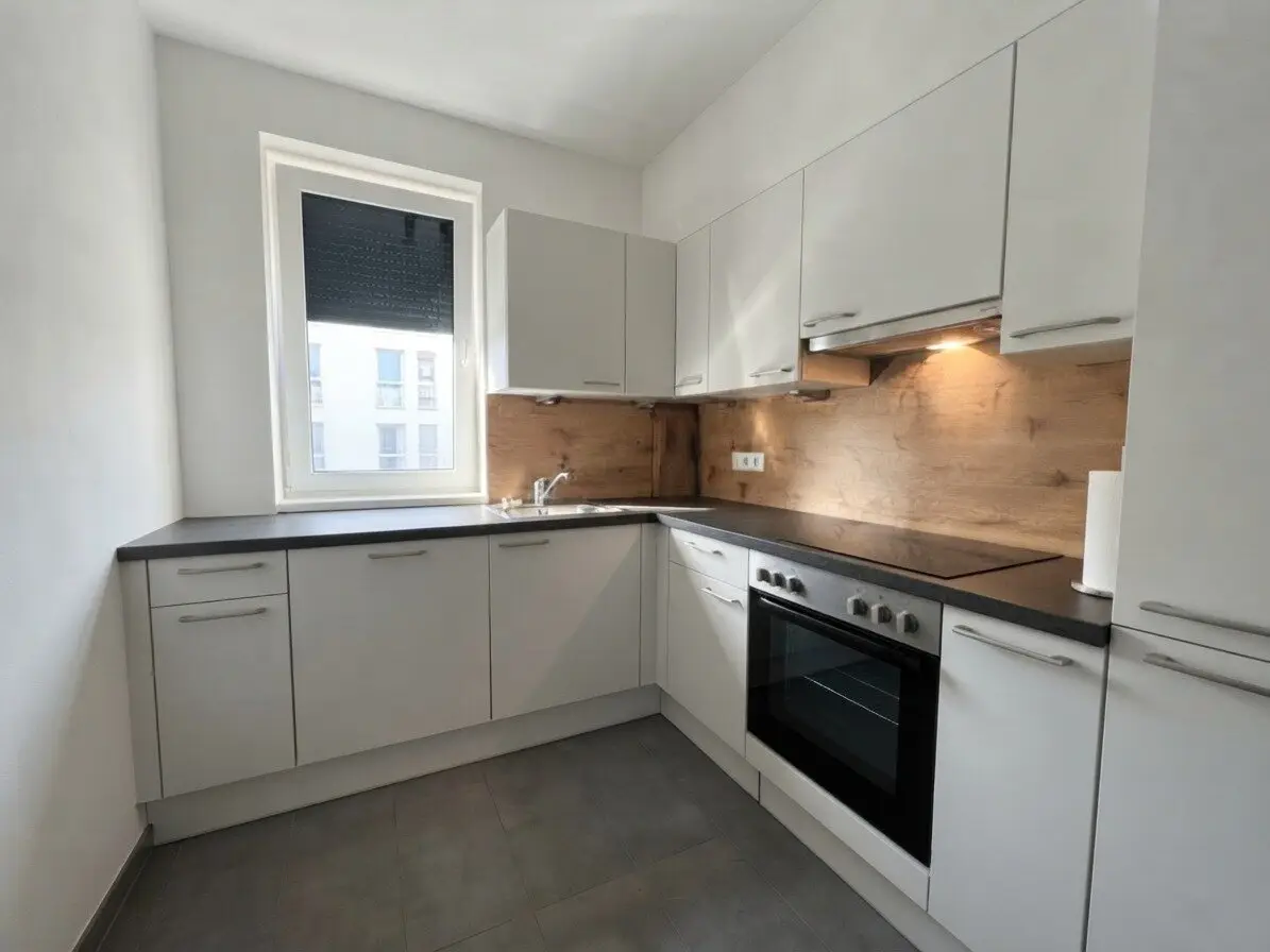 Modern apartment with roof terrace and walk-in closet in excellent urban location