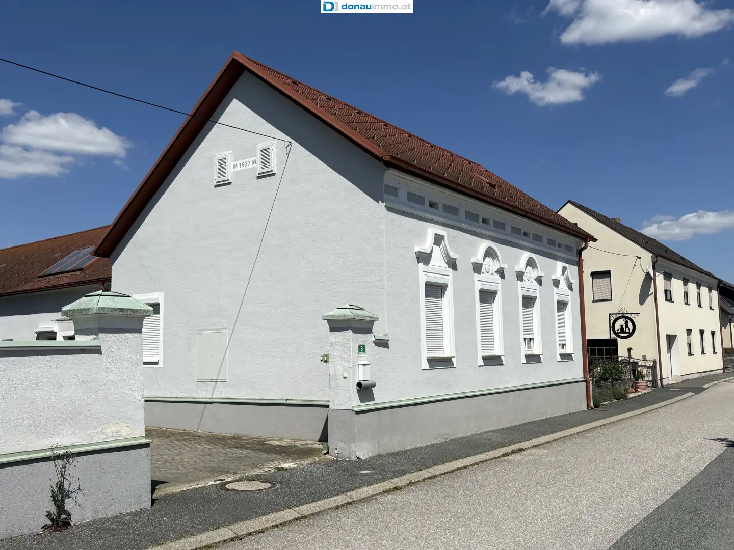 Ihr Landhaus im Herzen der Eisenberg-Weinidylle – 1.838 m² Baugrund, Garage, Carport und Werkstätten