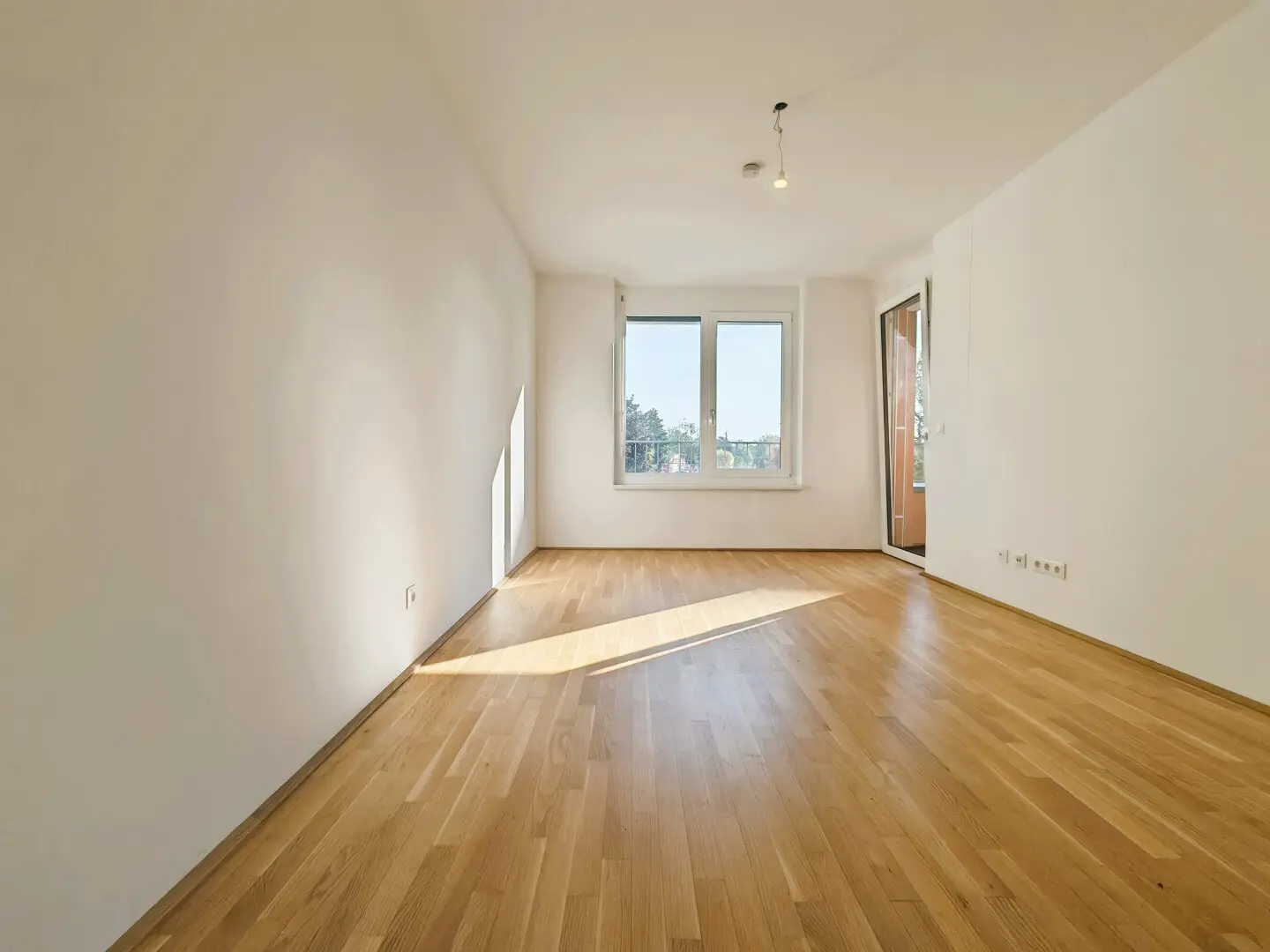 Moderne &amp; helle 2-Zimmer-Wohnung in begehrter Lage - ab sofort!