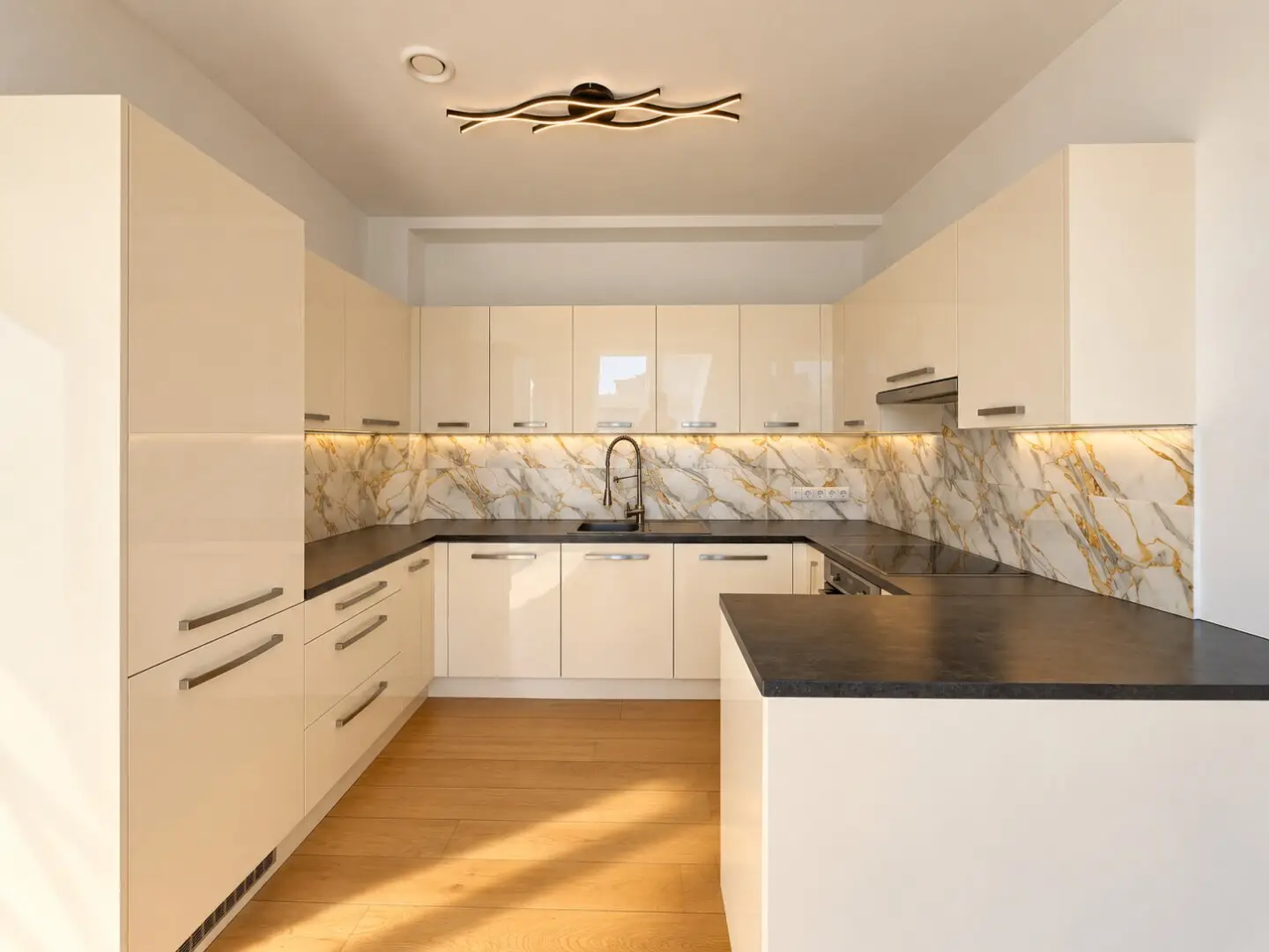 Dreamlike 4-room apartment with terrace and balcony in 1190 Vienna