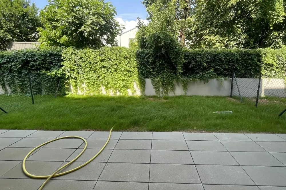 Erdgeschosswohnung with private garden and sunny terrace