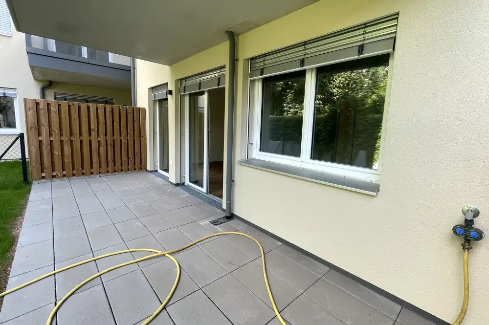 Erdgeschosswohnung with private garden and sunny terrace