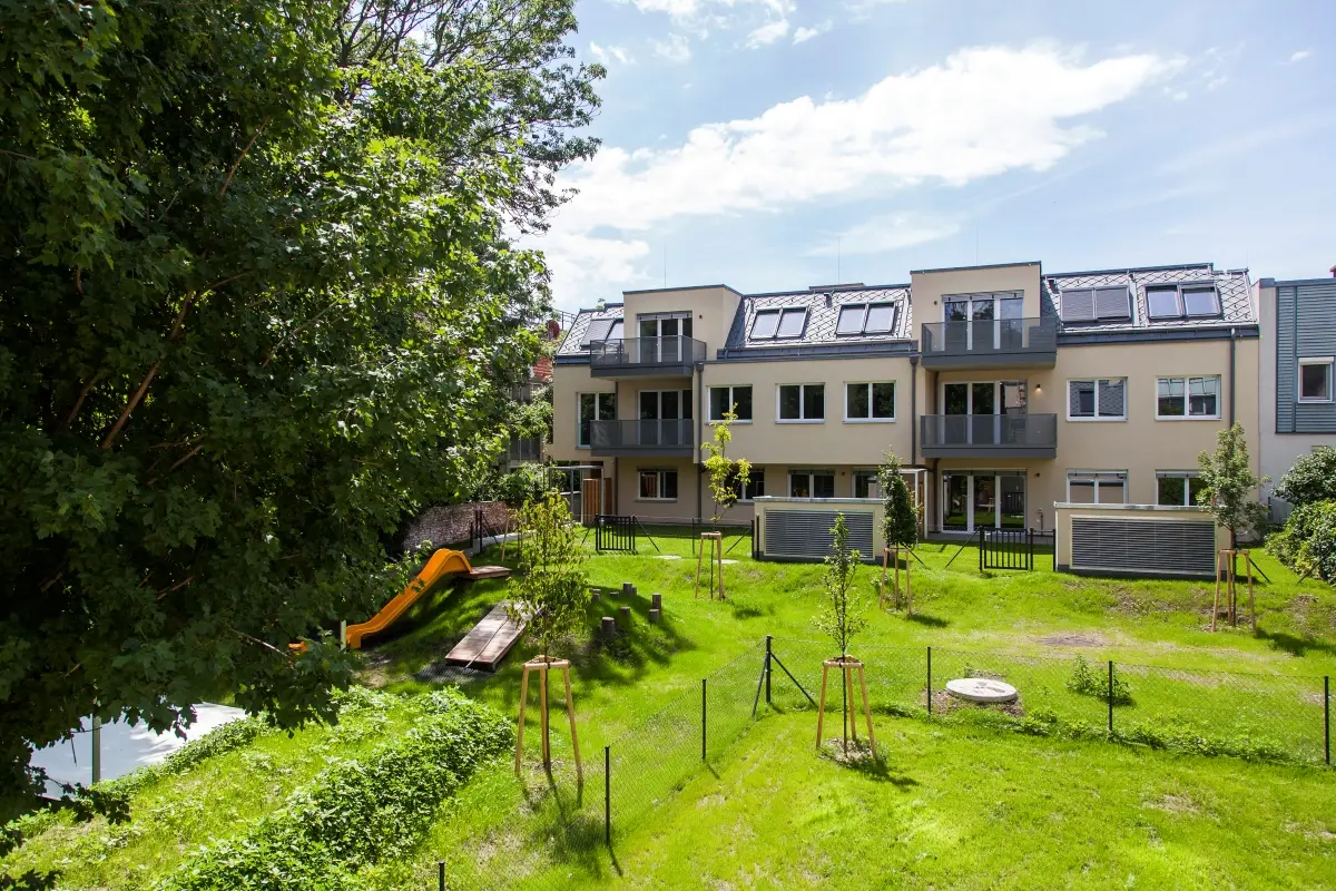 Erdgeschosswohnung with private garden and sunny terrace