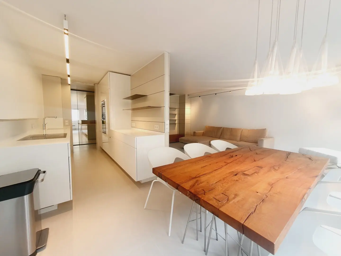 HOCHWERTIG WOHNEN IN 1090 WIEN - SCHICK MÖBLIERTE 3 ZIMMERWOHNUNG