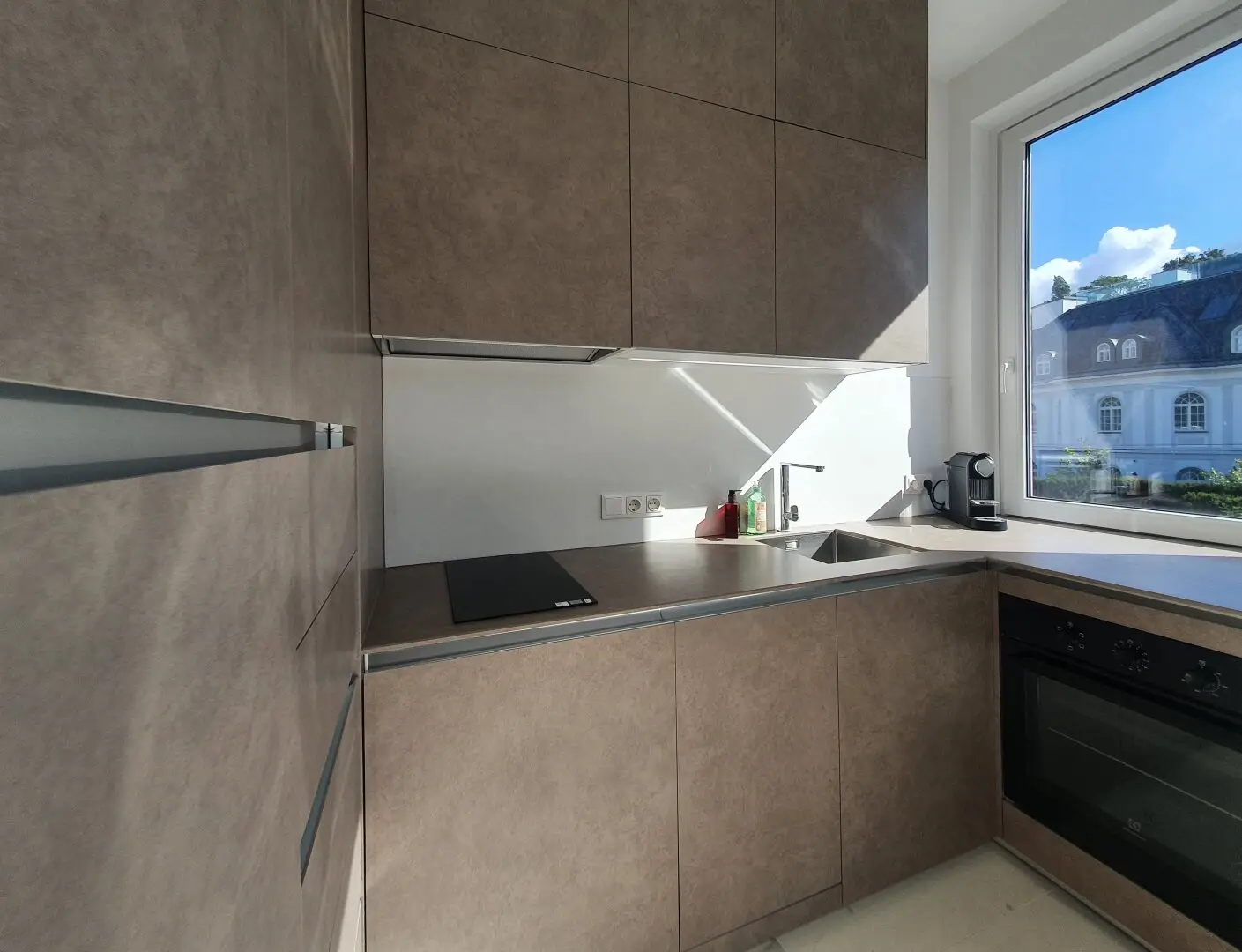 High-quality renovated IN THE MIDDLE OF GRINZING! FURNISHED STUDIO APARTMENT WITH ROOFTOP TERRACE