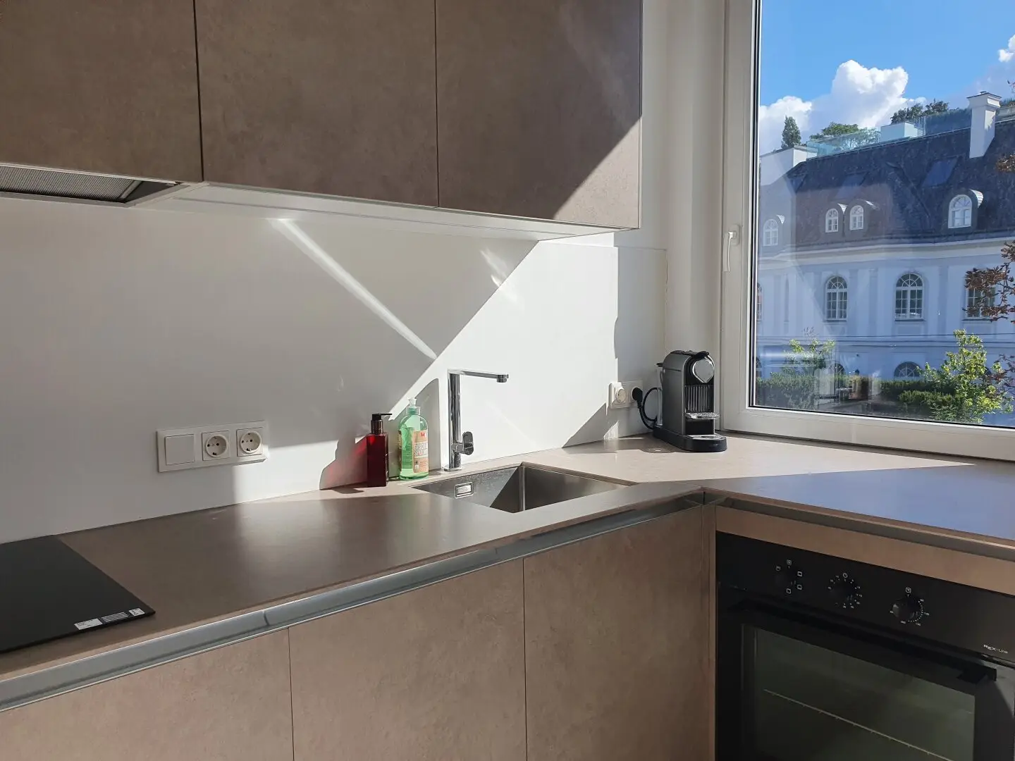 High-quality renovated IN THE MIDDLE OF GRINZING! FURNISHED STUDIO APARTMENT WITH ROOFTOP TERRACE