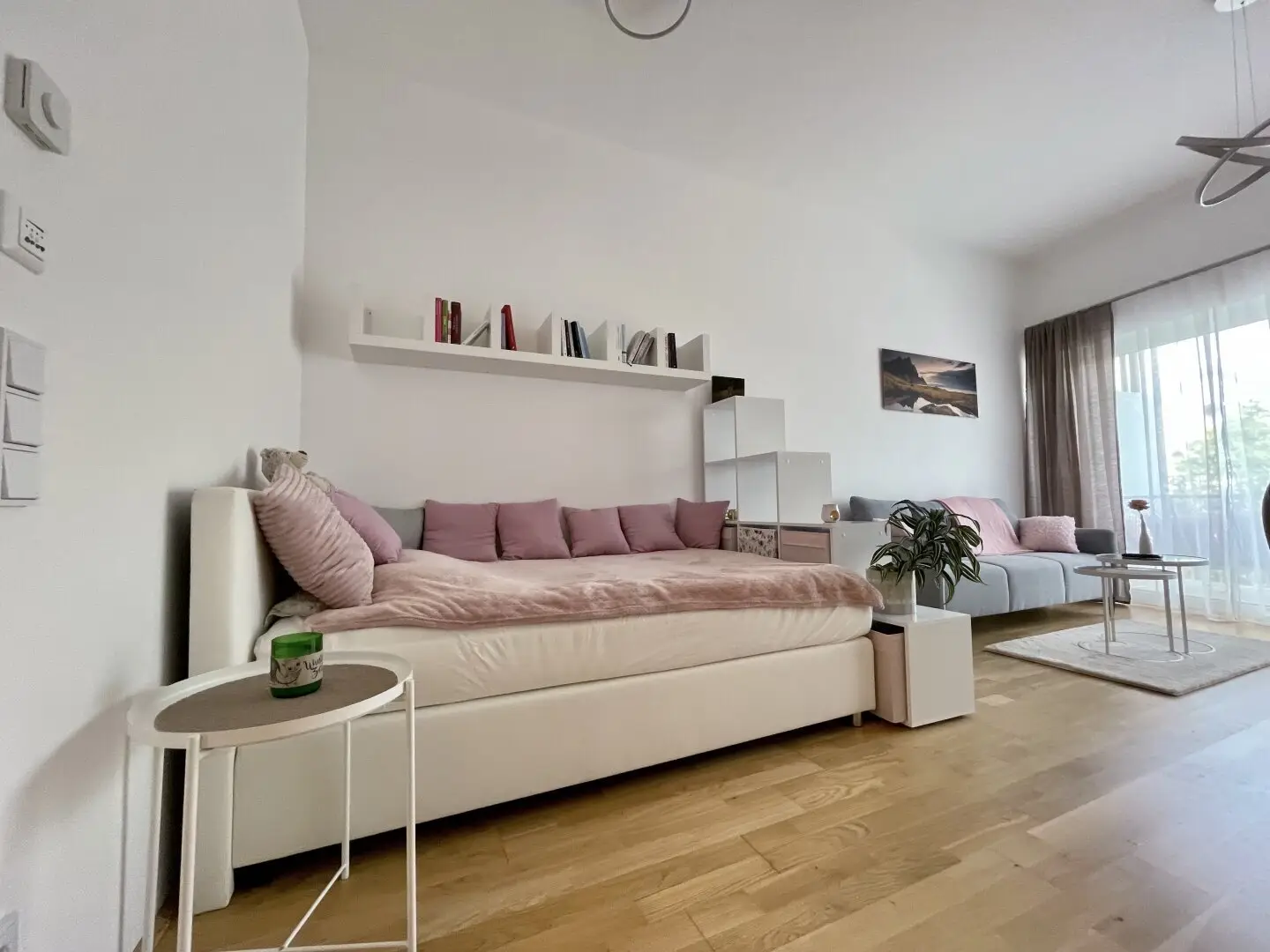 Bright 1-room apartment with balcony