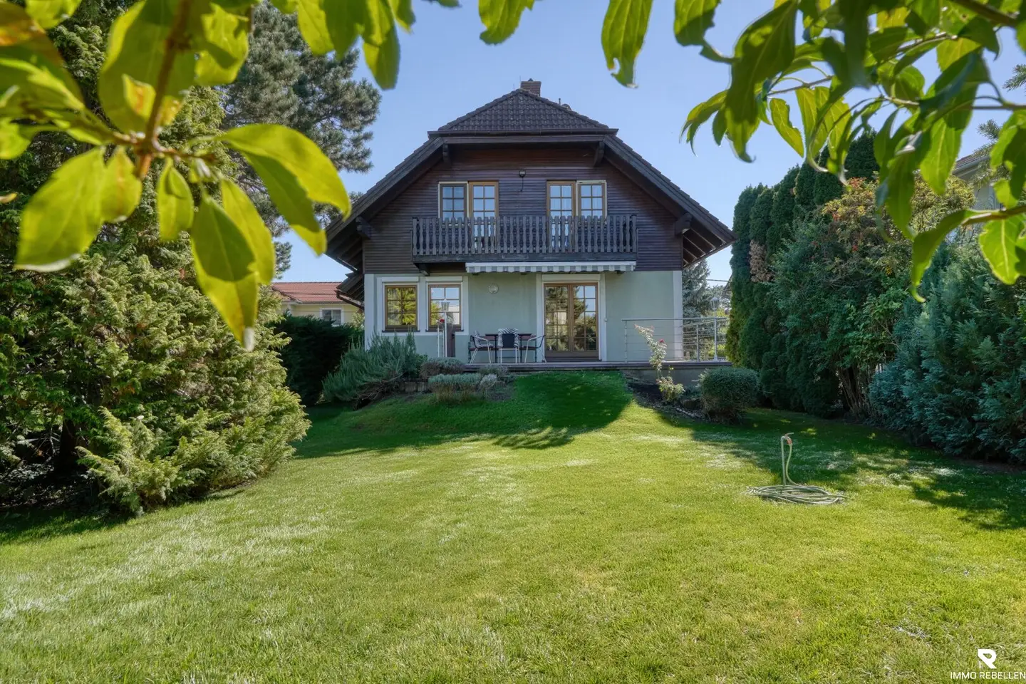 Gartenparadies auf Eigengrund – Charmantes Einfamilienhaus in begehrter Lage nahe dem Mühlwasser