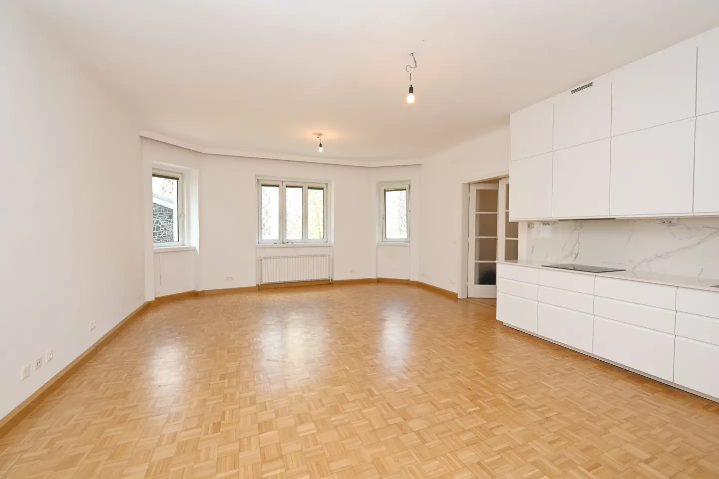Renovated 3-room apartment in old building style with terrace in Pratercottage