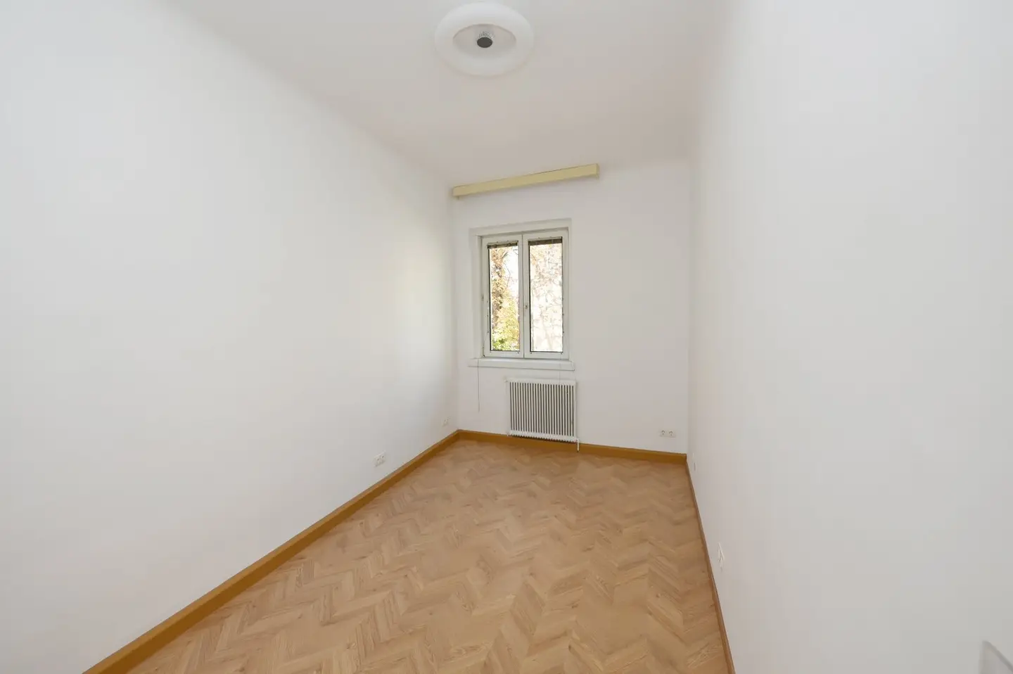 Renovated 3-room apartment in old building style with terrace in Pratercottage
