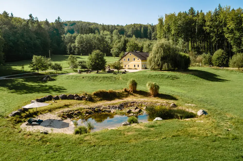 Family apartment on equestrian property with swimming pond