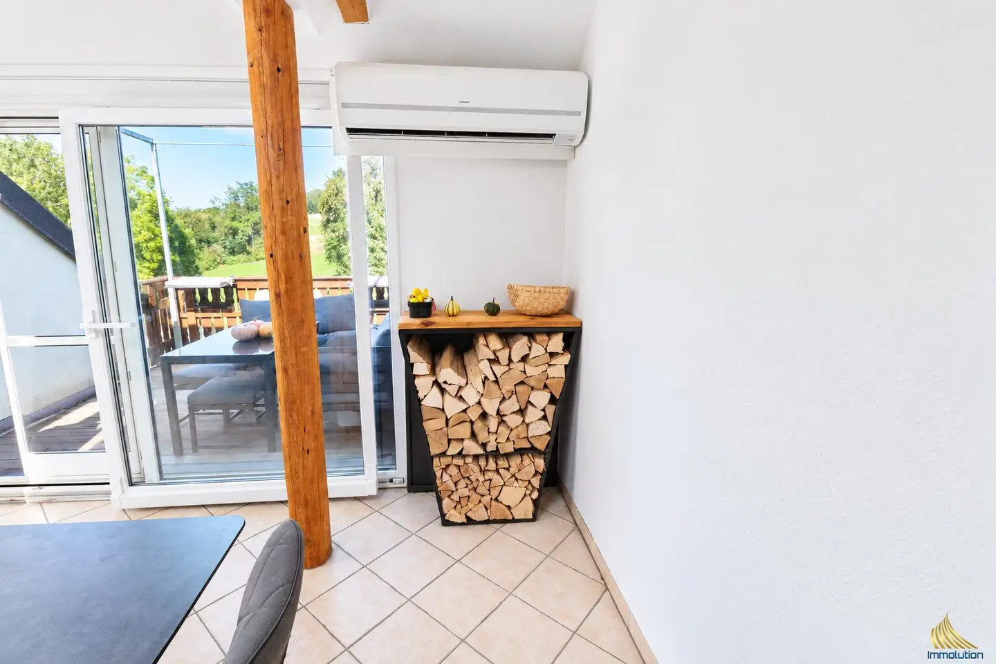 Light flooded living with a special feel-good factor