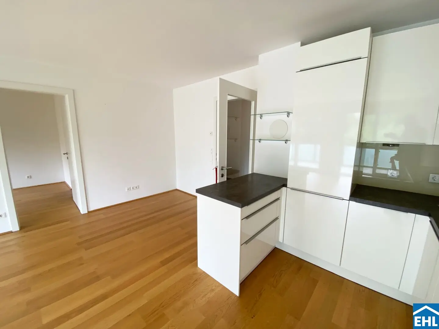 2 room apartment with green view