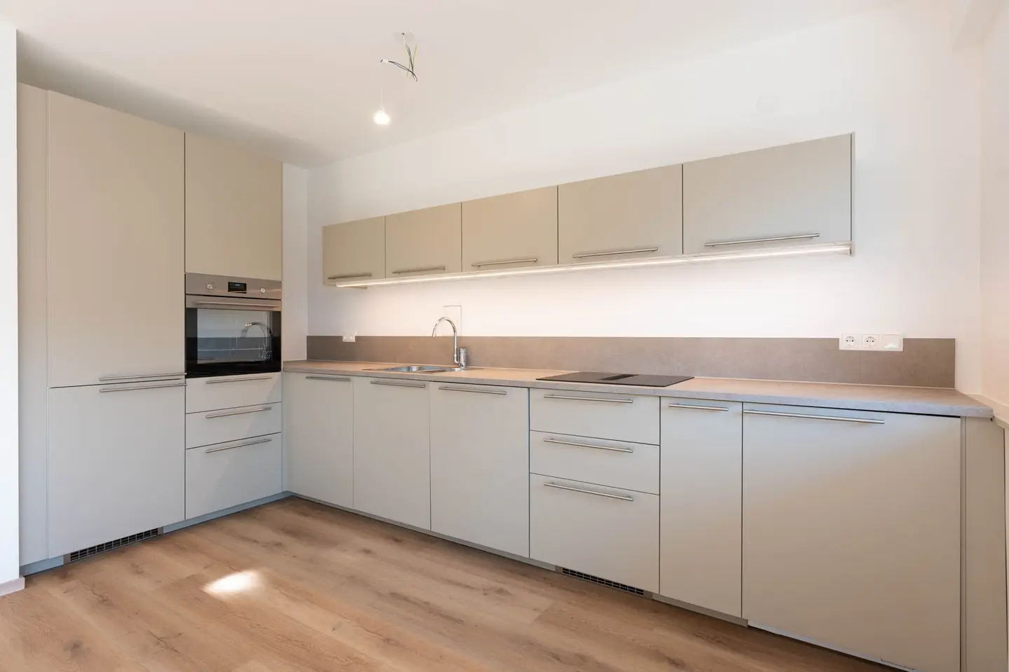Newly renovated Wohnung near Schönbrunn with loggia
