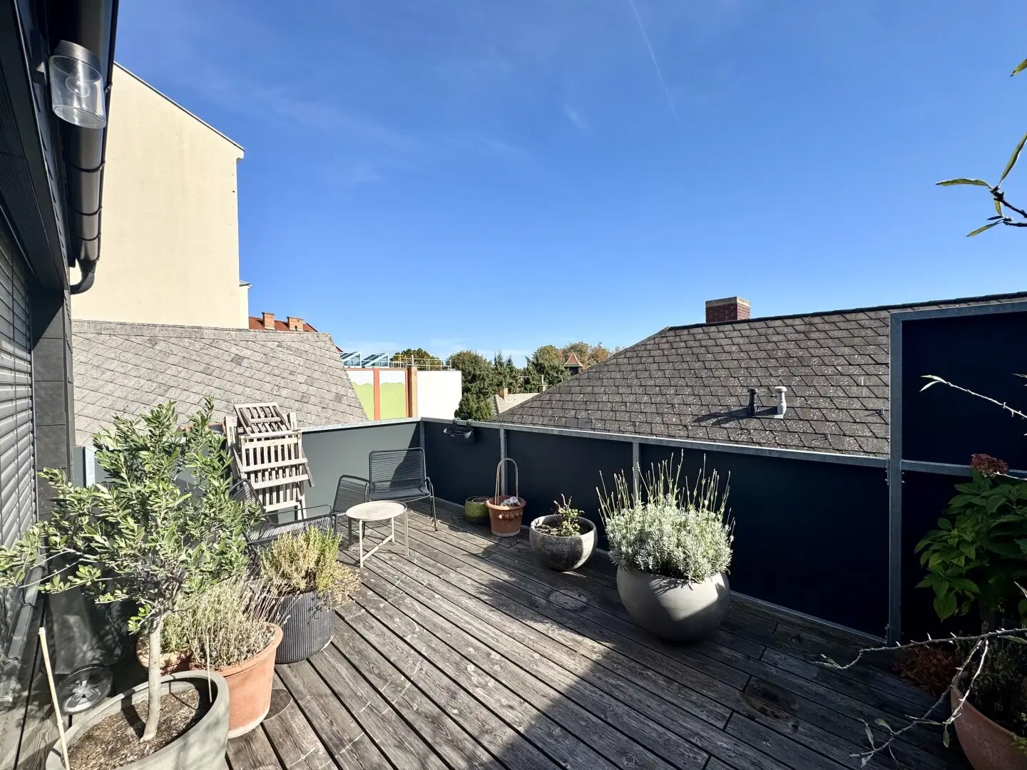 NEU! 4-Zimmer-Dachgeschosswohnung mit Terrasse in historischem Haus am Neunkirchner Hauptplatz! Klimaanlage!