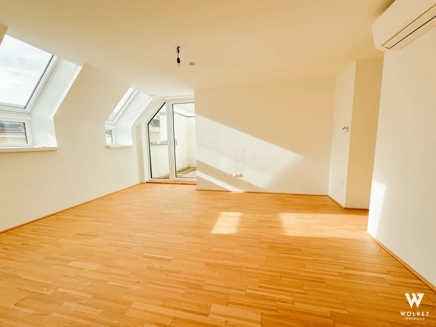 For investors or owner-occupiers: Stunning attic gem in top location, rented until 2029, incl. balcony and loggia, directly at Aumannplatz