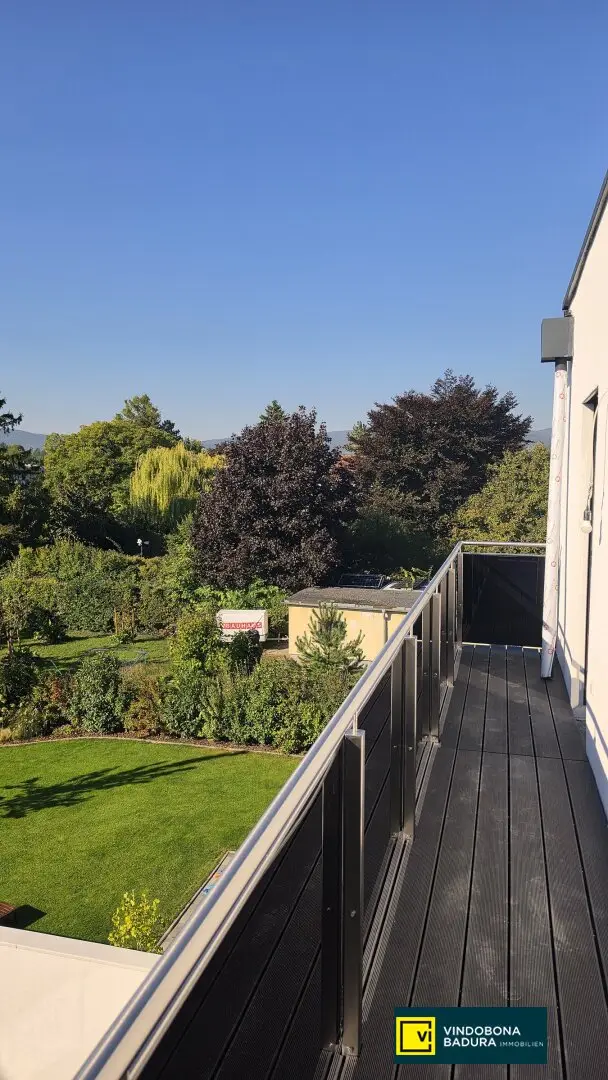 Semi-detached house in quiet residential area | south garden | roof terrace