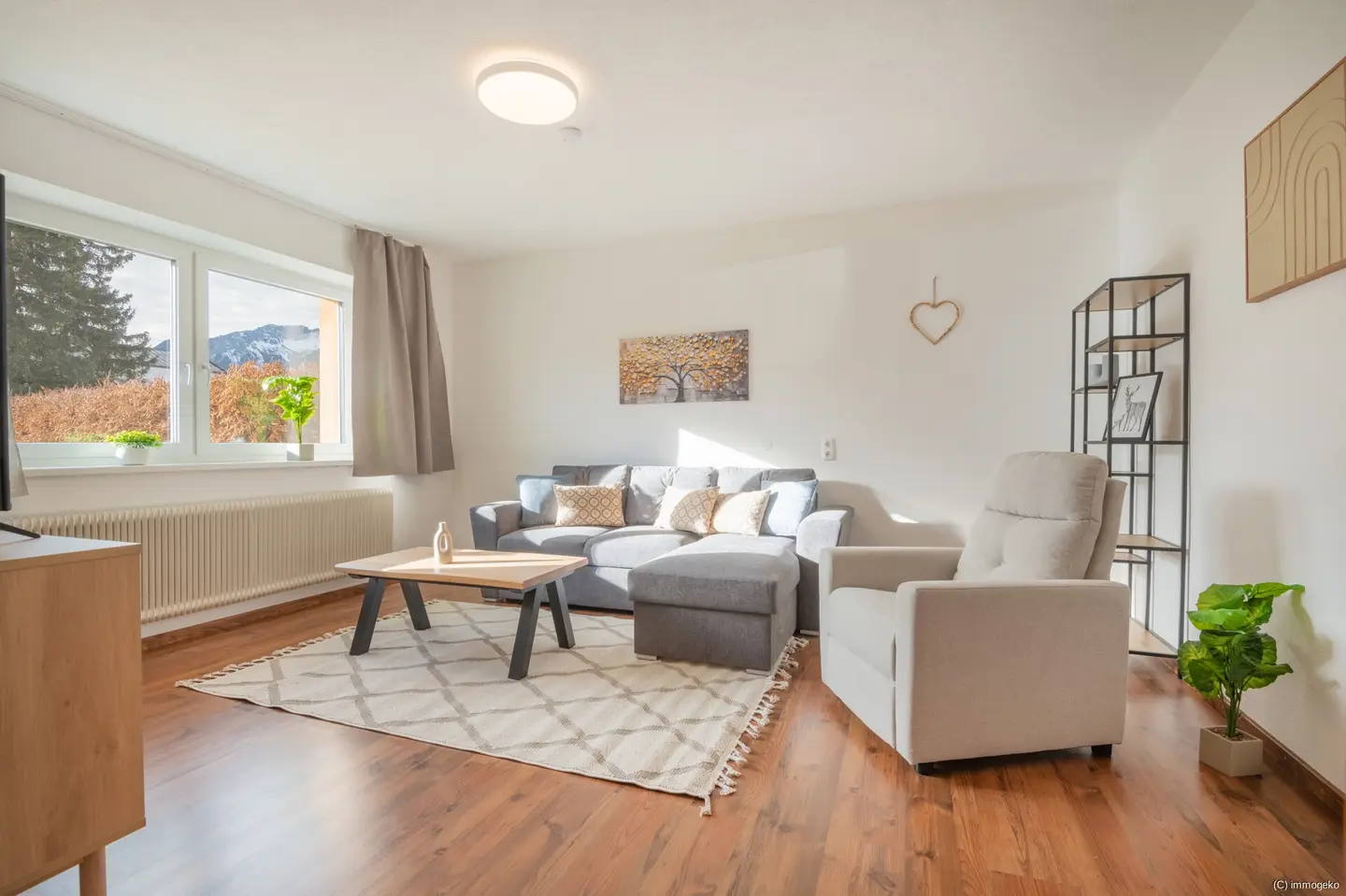 Anlegerwohnung im Villenstil mit großem Garten