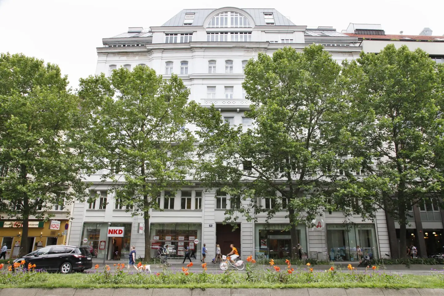 UNBEFRISTET: In Generalsanierung - 4-Zimmerwohnung in der Praterstraße mit einem kleinen Balkon