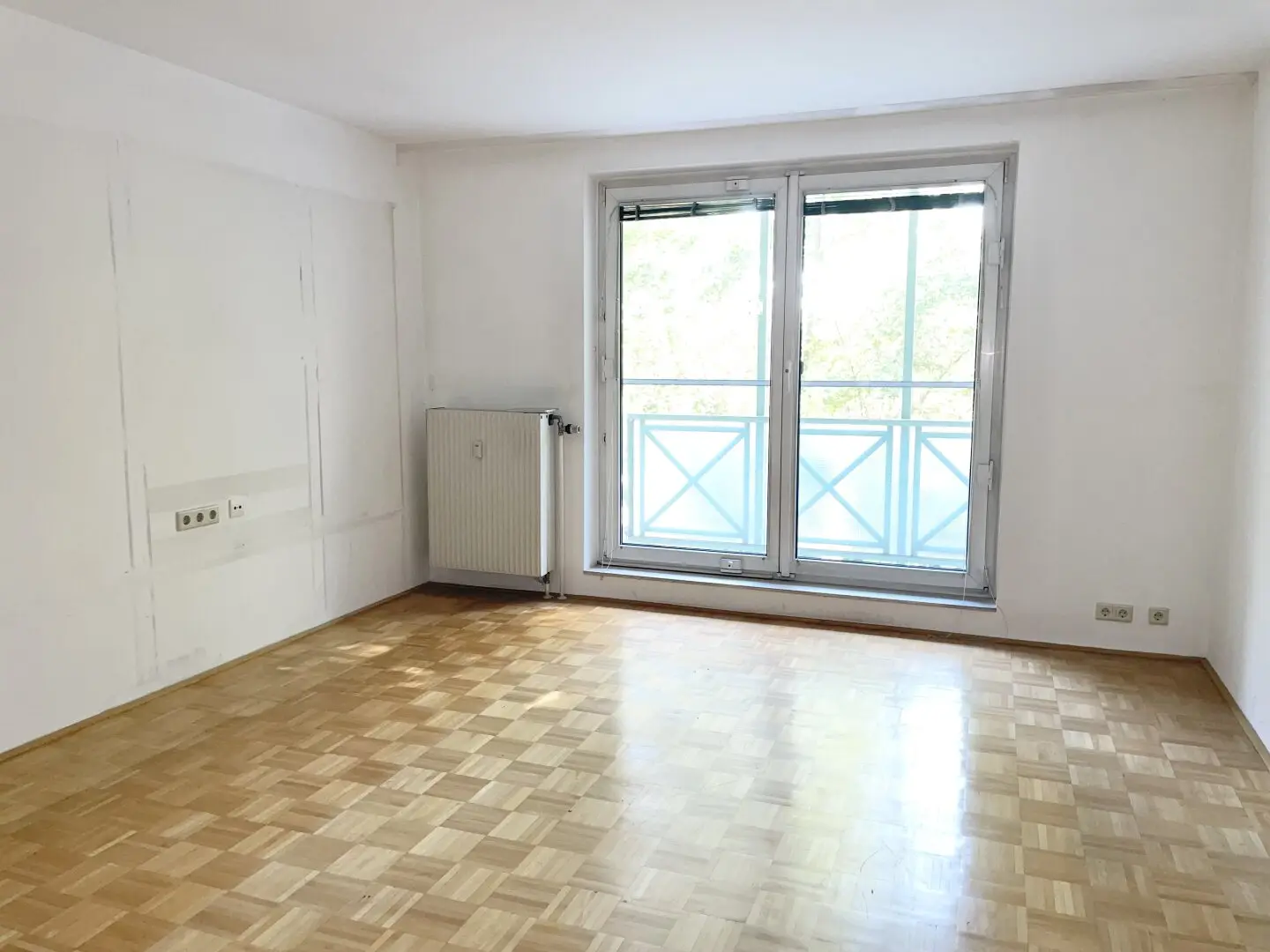 COMMISSION-FREE FROM THE OWNER! BEAUTIFUL 3-ROOM APARTMENT WITH LOGGIA NEAR SCHLOSS HETZENDORF!