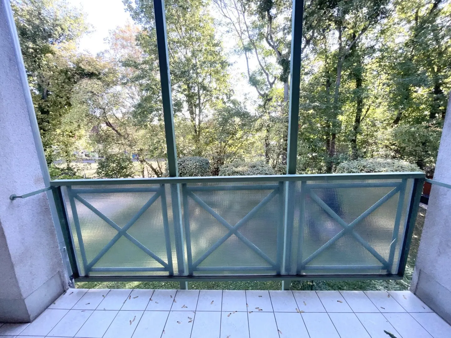 COMMISSION-FREE FROM THE OWNER! BEAUTIFUL 3-ROOM APARTMENT WITH LOGGIA NEAR SCHLOSS HETZENDORF!