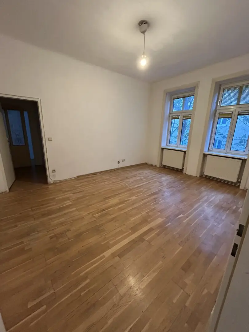 Ruhige 4 Zimmer Wohnung in einer Seitengasse
