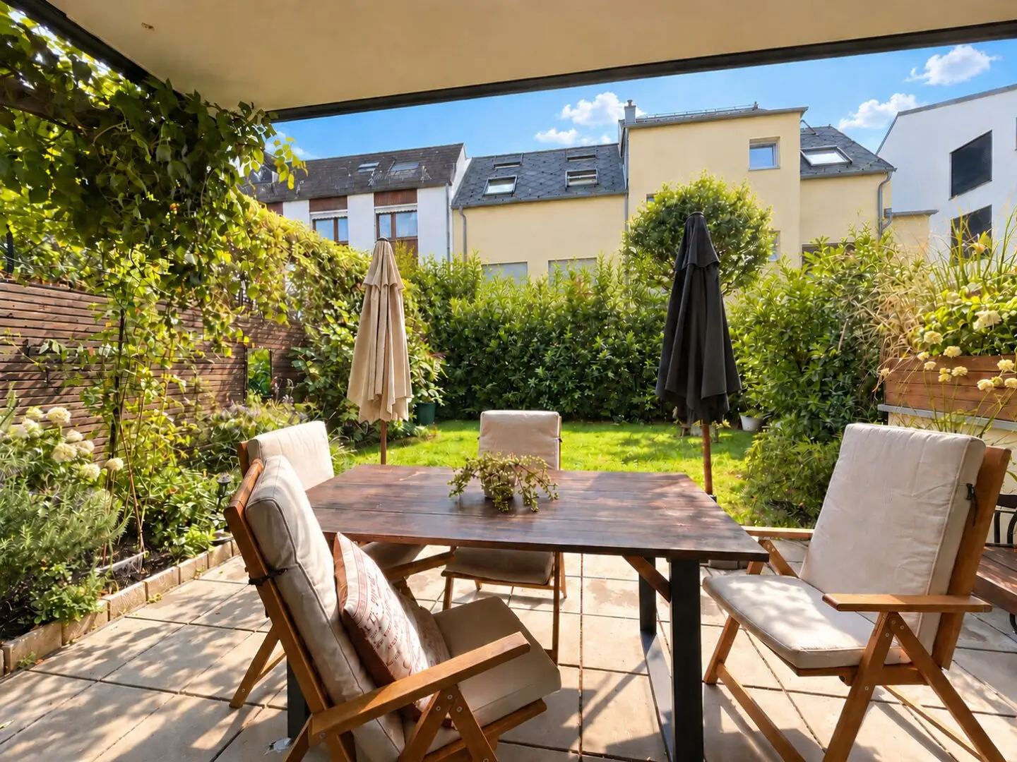 Dream home with garden, modern new-build apartment with generous outdoor area