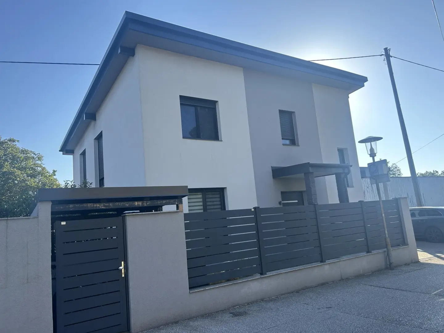 Versatile apartment with terrace and photovoltaic system