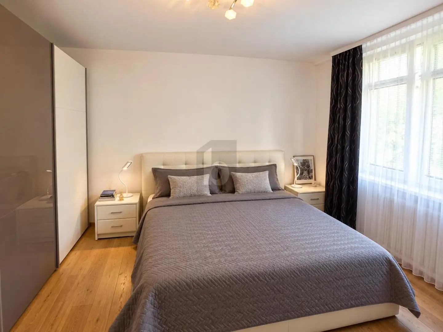 Helle Wohnung mit Loggia und eigenem Stellplatz