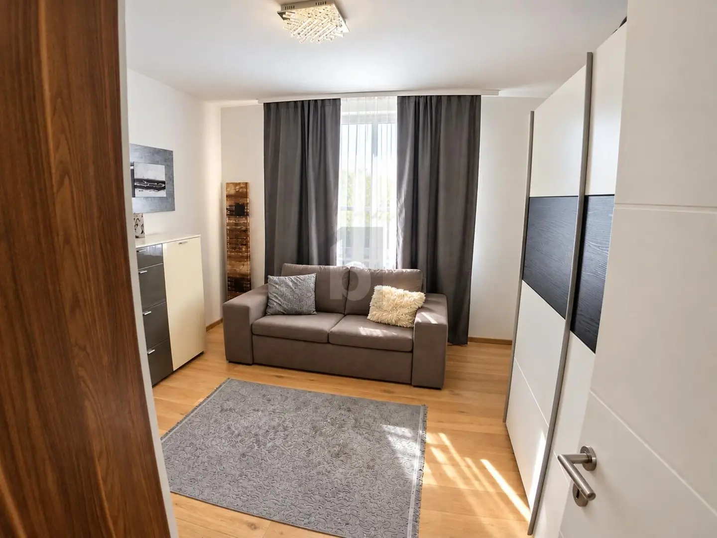 Helle Wohnung mit Loggia und eigenem Stellplatz