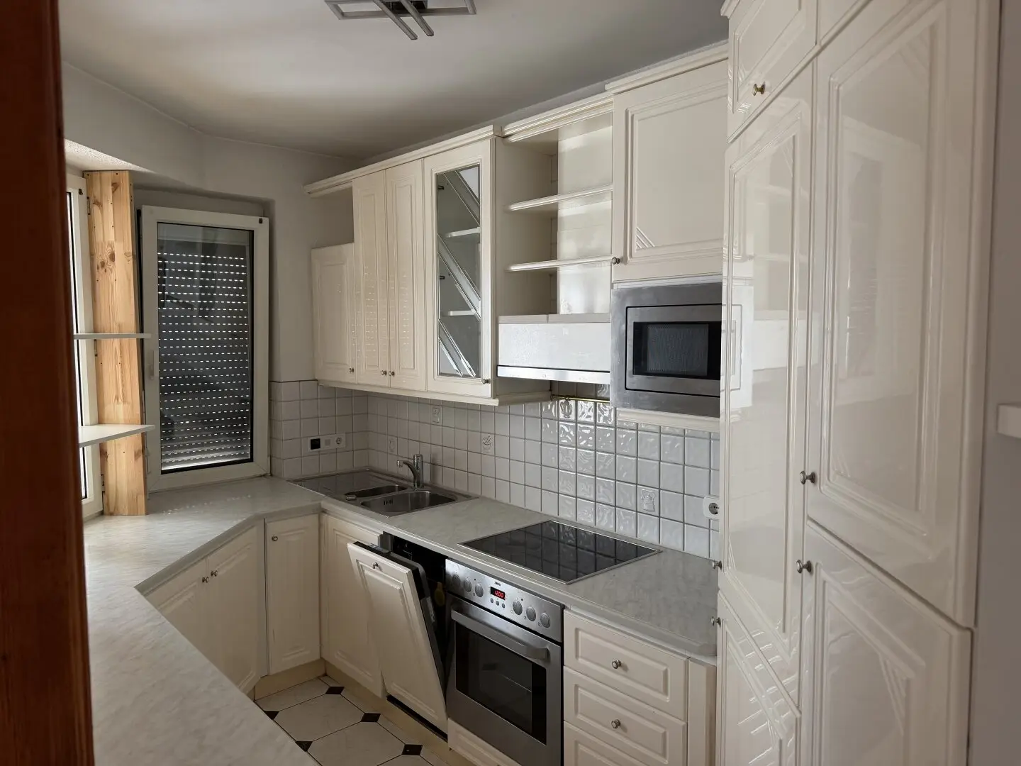 Charming 3-room apartment with loggia in Asten – well maintained, 80 m², very good location!