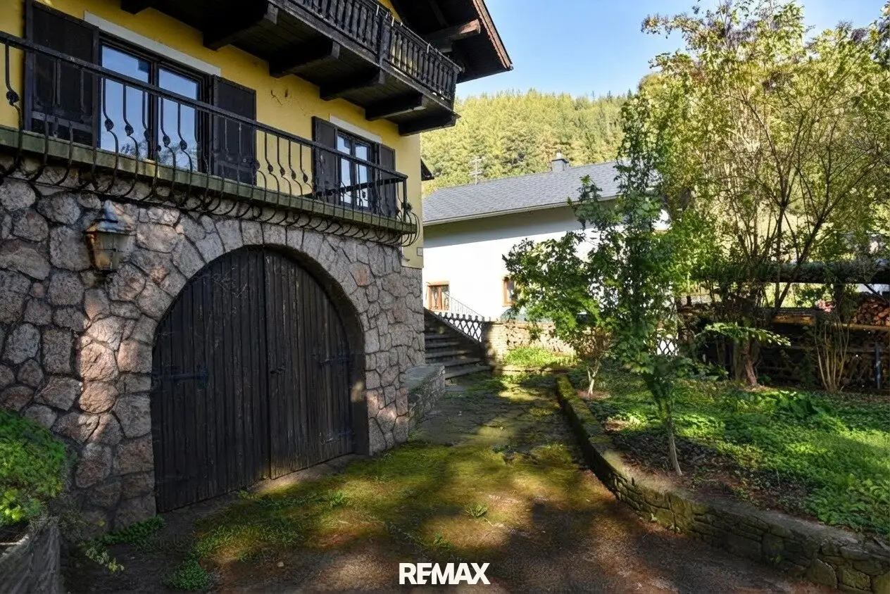 Renovation project for craftsmen - Sale by bidding process