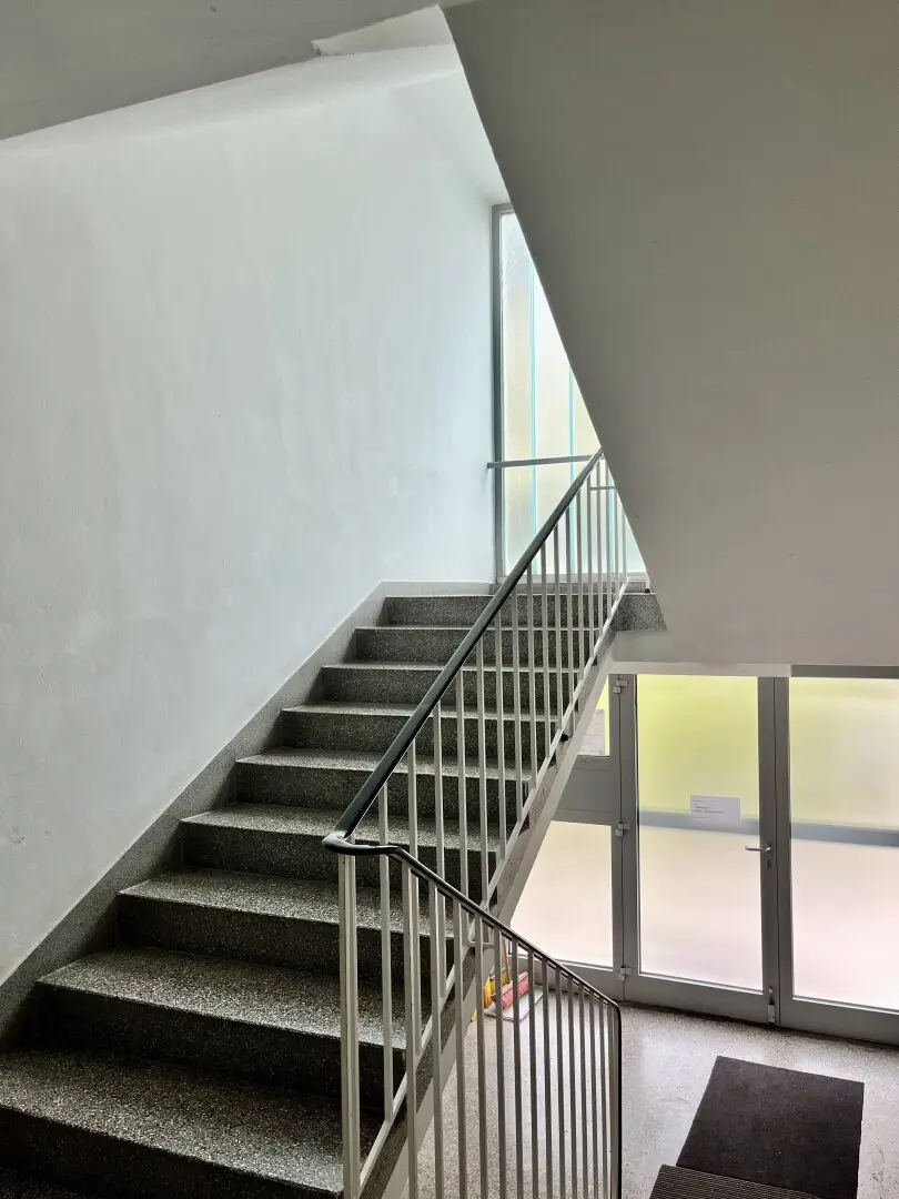 Above the roofs of Gmunden – 3-room apartment with loggia, lake view &amp; carport