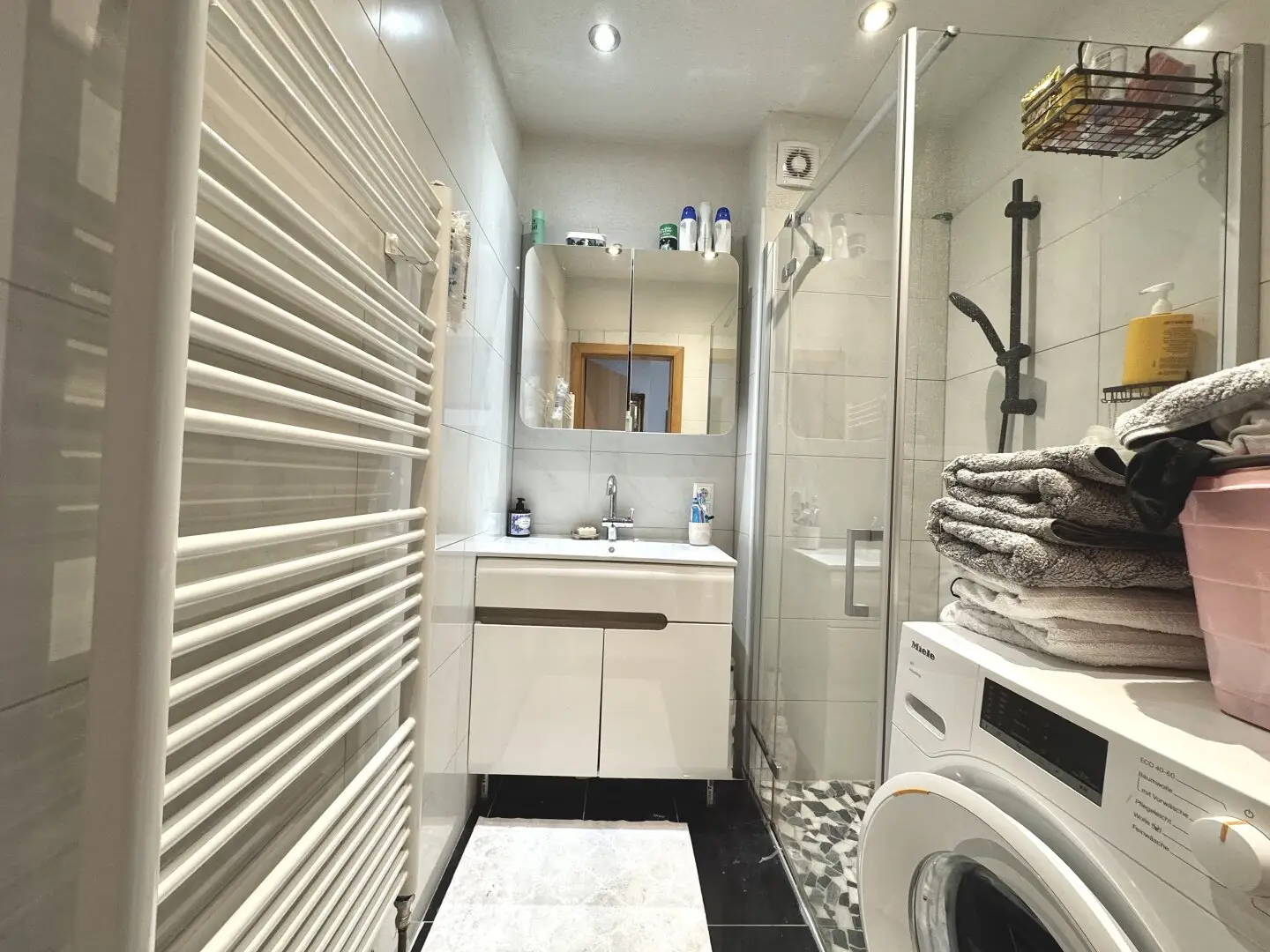 Sunny 2-room apartment with thoughtful floor plan in Penzing
