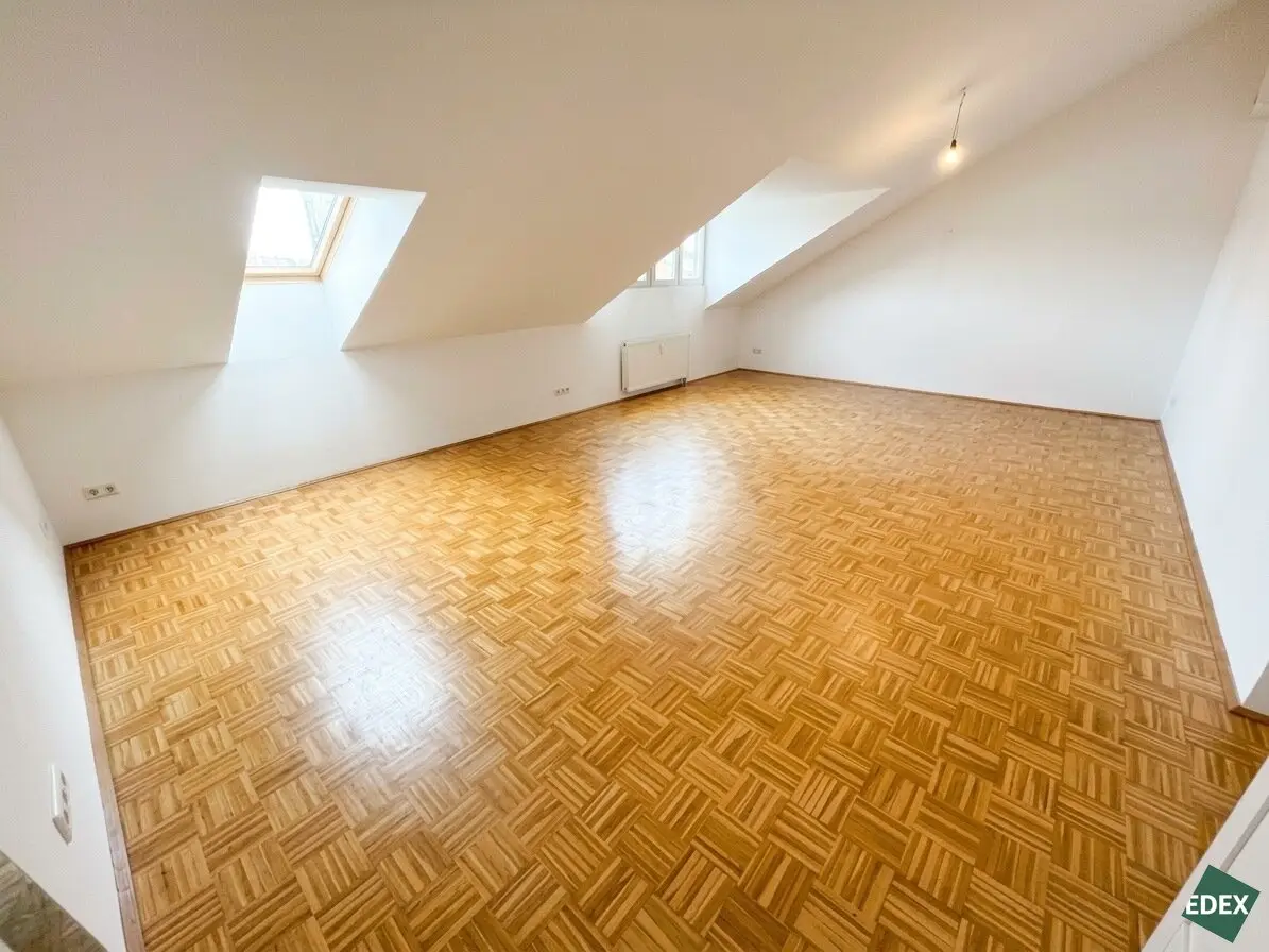 Bright 2-room apartment with spacious living area near Augarten!