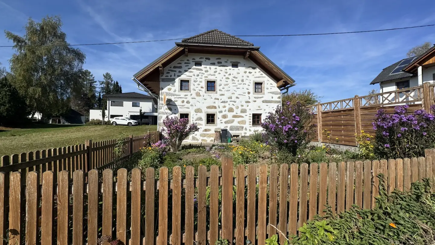 Unique Opportunity - Charming Cottage in Schönau, 5 rooms, garden, balcony, 167m² living comfort