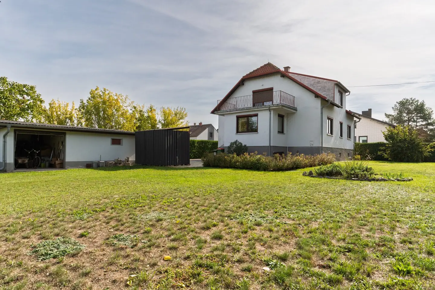 Zu Fuß zum Bahnhof! Großzügiges Einfamilienhaus mit 1.317m² Grundstück in Marchegg – Ihr Sanierungsprojekt!