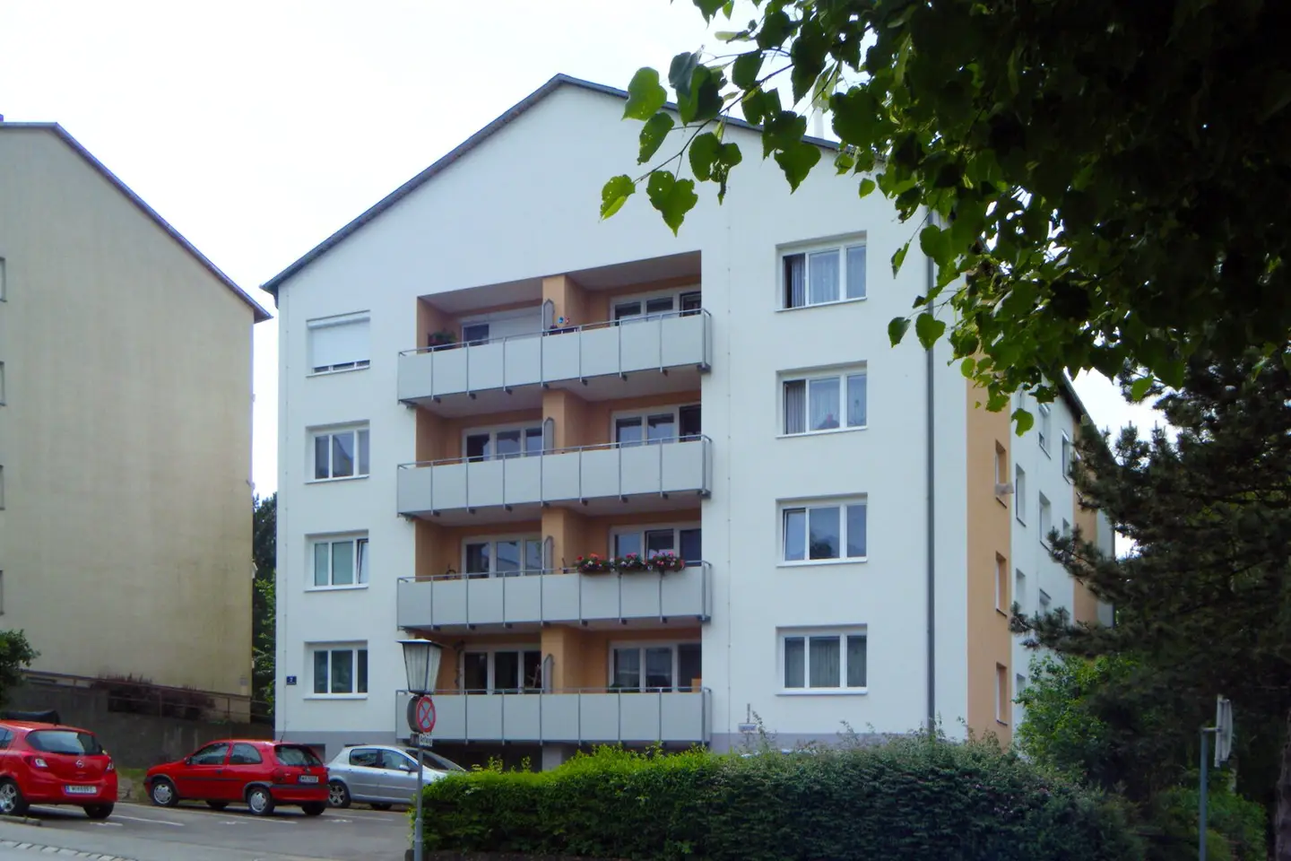Spacious apartment with loggia